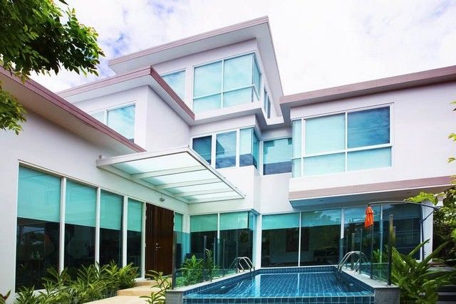 - ให้เช่าบ้านเดี่ยว มีสระว่ายน้ำ โชคชัย 4 ลาเพร้าว ใกล้โรงเรียน นานาชาติฝรั่งเศส