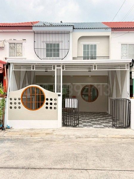 - ขายทาวน์เฮ้าส์ 2 ชั้น มบ.กิตติชัยวิลล่า 11 คู้ซ้าย หนองจอก เนื้อที่ 26 ตรว 4นอน 2น้ำ บ้านสวยตกแต่งครบพร้อมอยู่