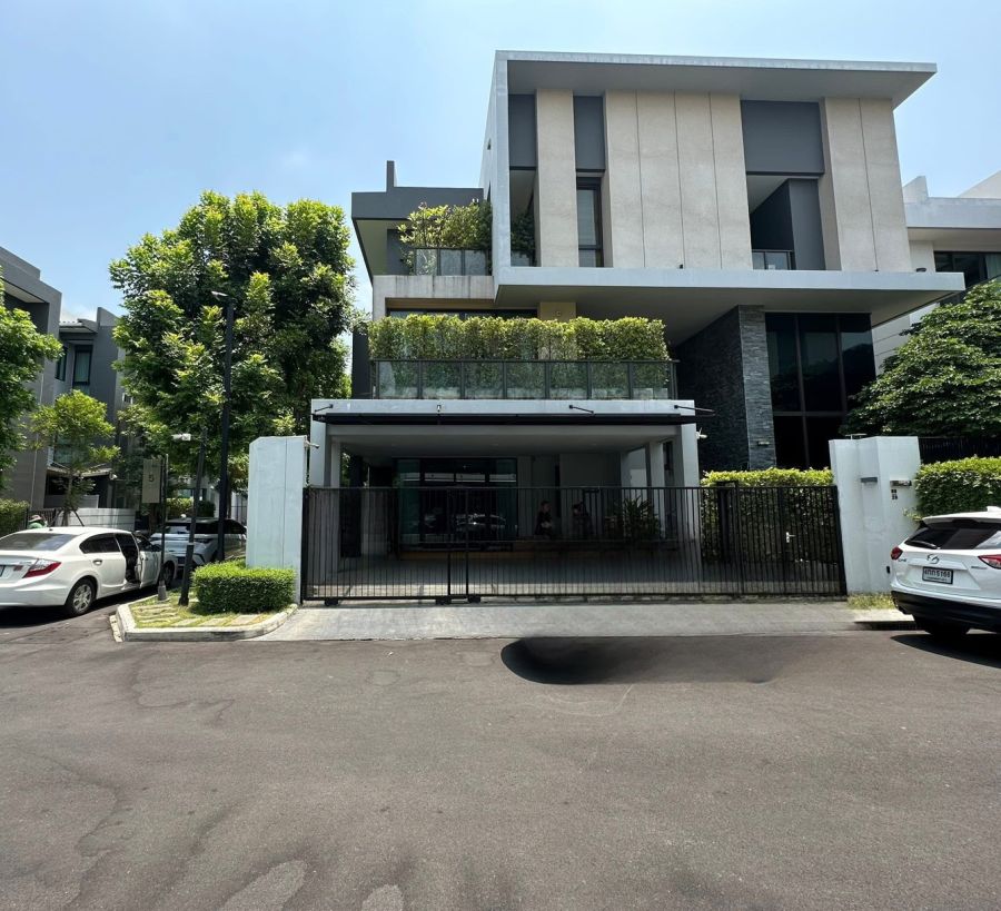 - บ้านกลางเมือง CLASSE เอกมัย รามอินทรา (สุคนธสวัสดิ์ 19) บ้านพร้อมอยู่ค่ะ