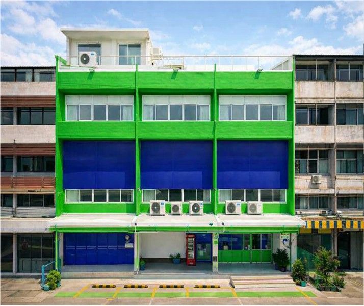 - ให้เช่า ตึกแถว 3 คูหา 8 นอน 4 น้ำ 720 ตร.ม. รพ.รามคำแหง 900 ม. การกีฬาแห่งประเทศไทย 900 ม.