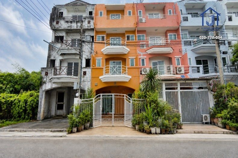 - ขายอาคารพาณิชย์ 4 ชั้น เนื้อที่ 28.5 ตร.ว. ซอยสุทธิพงษ์ 3 แยก 5-2 ตกแต่งสวย ใกล้MRT สายสีเหลือง