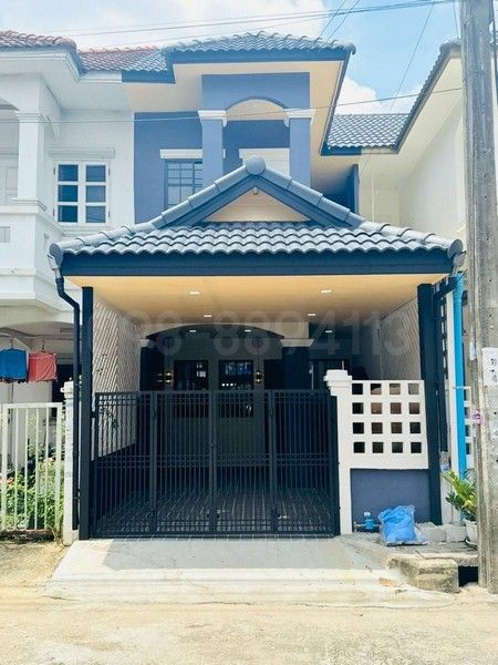 - ขายทาวน์เฮ้าส์ 2 ชั้น มบ.ศรีธราวรรณ สายไหม เนื้อที่ 21 ตรว 3นอน 2น้ำ รีโนเวทใหม่ ฟรีเฟอร์ฯ ครบชุด เข้าอยู่ได้ทันที