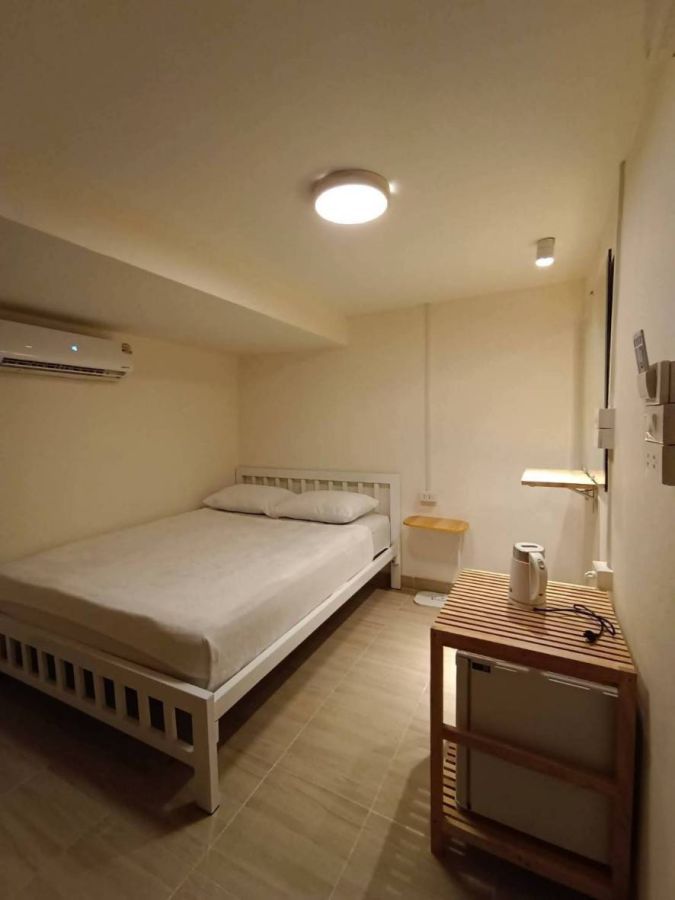 - ห้องพักรายวัน เมืองพัทยา ราคาถูก Small Room ห้องพักพัทยาใต้