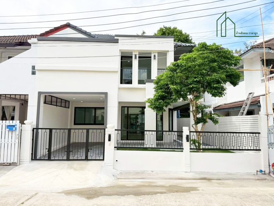 - บ้านแฝด 2 ชั้น รีโนเวทใหม่ทั้งหลัง หมู่บ้านรัตนาวลัย ซอยวิภาวดี-รังสิต 39 ดอนเมือง