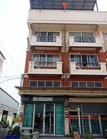 - ขายอาคารพาณิชย์ 3.5 ชั้น ทรัพย์รุ่งเรืองบางปู เนื้อที่ 22 ตารางวา พร้อมชั้นดาดฟ้า มีถังสำรองน้ำ เมืองสมุทรปราการ