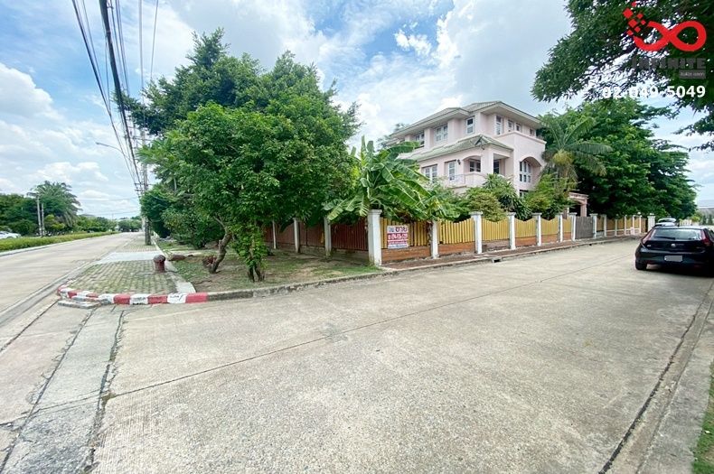 - ขายบ้านเดี่ยว 3 หลัง บนที่ดิน 546 ตรว. แปลงมุม ยิ่งรวยนิเวศน์ แจ้งวัฒนะ-ประชาชื่น เลียบคลองประปา