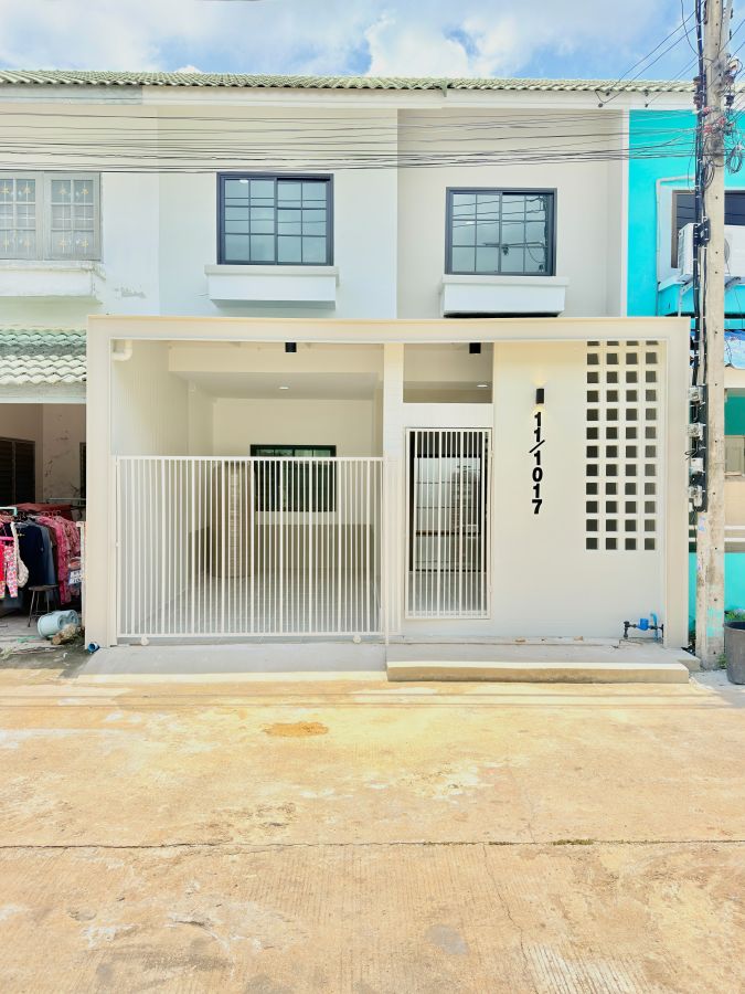 - ขายทาวน์เฮ้าส์ หมู่บ้านนริศรา ซ.22 (โทรสอบถามราคา)