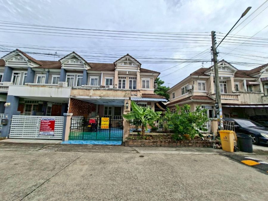 - ขายบ้านแฝด 2 ชั้น หมู่บ้านปิยวรารมย์ ถนนพระองค์เจ้าสาย