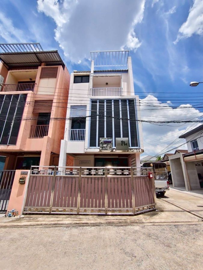 - ขาย / ให้เช่า ตึก ออฟฟิศ พร้อมสตูดิโอ ลาดพร้าว ซอย18