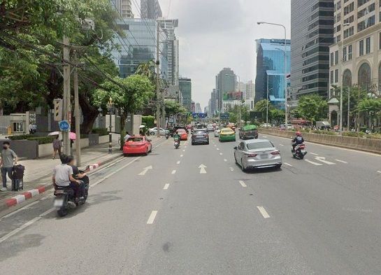 - ขายที่ดินพร้อมสิ่งปลูกสร้าง ซอยศรีบำเพ็ญ ใกล้ MRT คลองเตย