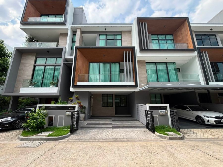 - ให้เช่า ทาวน์โฮม โครงการ เนอวานา ดีฟายน์ ศรีนครินทร์-พระราม 9 ใกล้โรงเรียน Brighton College Bangkok ราคา 75,000 บาท/เดือน