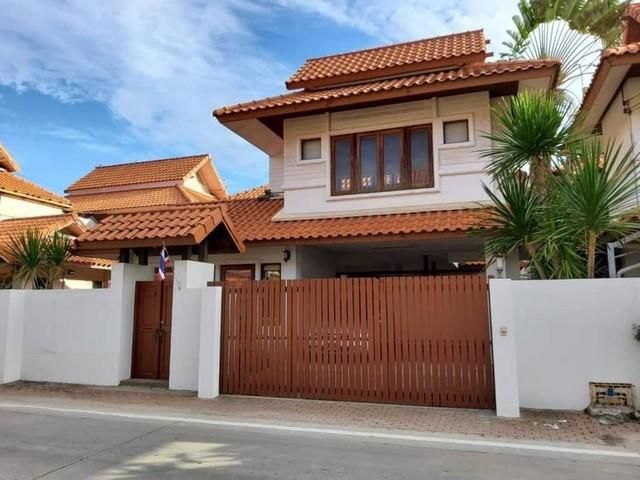 - ปล่อยเช่าบ้านหรูเฟอร์ฯ ครบ 300 ตร.ม. 3 นอน 4 น้ำ 2 ห้องนั่งเล่น มีห้องแม่บ้านแยกส่วน ทำเลบางใหญ่-นนทบุรี