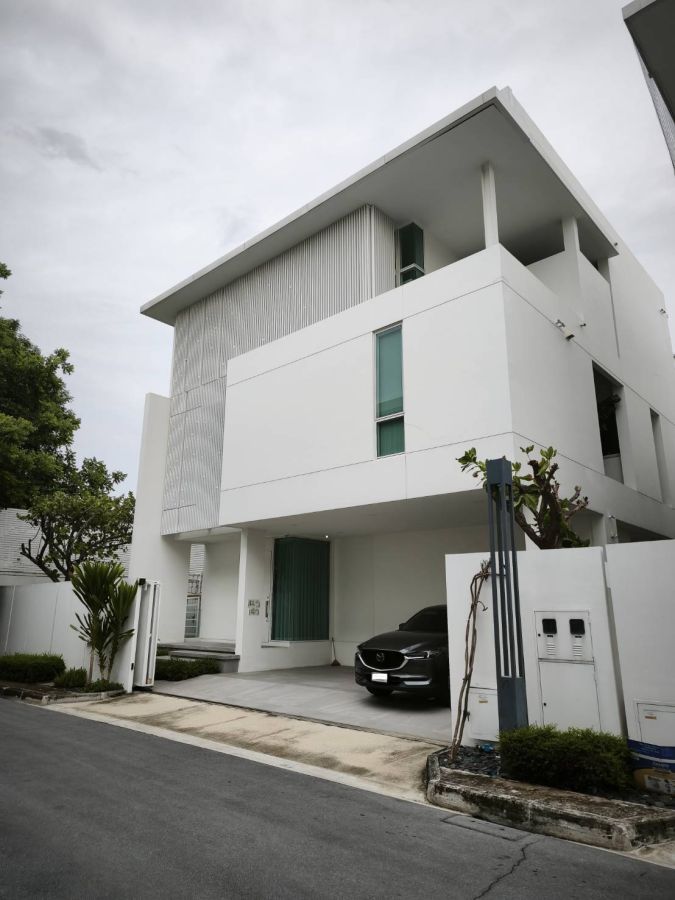 - ขาย/เช่า บ้านหรู VIVE เอกมัย-รามอินทรา (พร้อมลิฟท์ส่วนตัว)