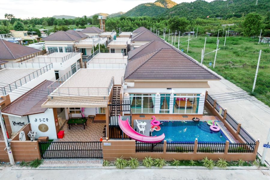 - ขายบ้านพูลวิลล่า หมู่บ้านเดอะแกรนดิโอ ทำเลดี หัวหิน จังหวัดประจวบคีรีขันธ์