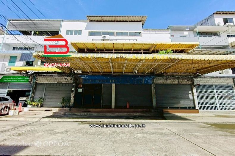 - อาคารพาณิชย์ เนื้อที่ 40 ตร.ว. ซอยลาดพร้าว 45 แขวงสามเสนนอก เขตห้วยขวาง