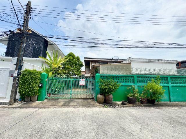 - ขาย ที่ดิน+บ้านเดี่ยว 2 ชั้น โชคชัย 4 ซอย 84 แยก 2-7 93 ตร.วา ลาดพร้าววังหัน เสนานิคม1 ใกล้ทางด่วน