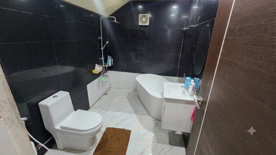 - ขายบ้านพร้อมที่ดิน 379ตร.ว. ทำเลดี ชะอำ,เพชรบุรี