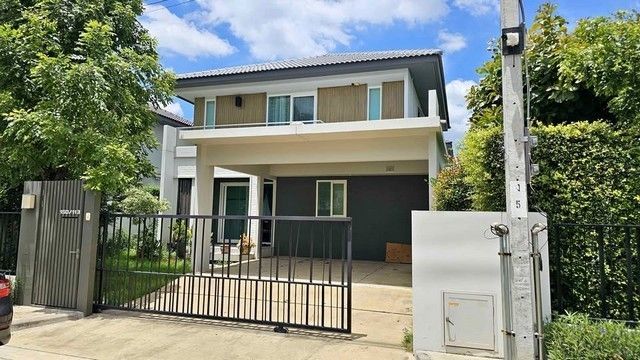 - ให้เช่าบ้านเดี่ยว ย่านลาดกระบัง หมู่บ้านมัณฑณา มอเตอร์เวย์ กรุงเทพกรีฑาตัดใหม่