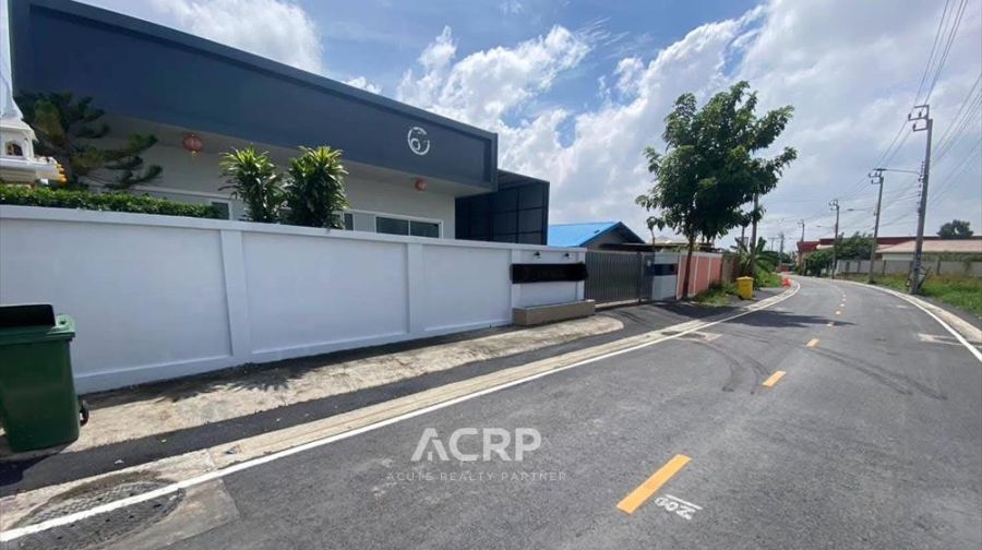 - ขายที่ดินพร้อมโกดังและสำนักงาน แพรกษา ซอย 7 สมุทรปราการ ใกล้นิคมอุตสาหกรรมบางปู