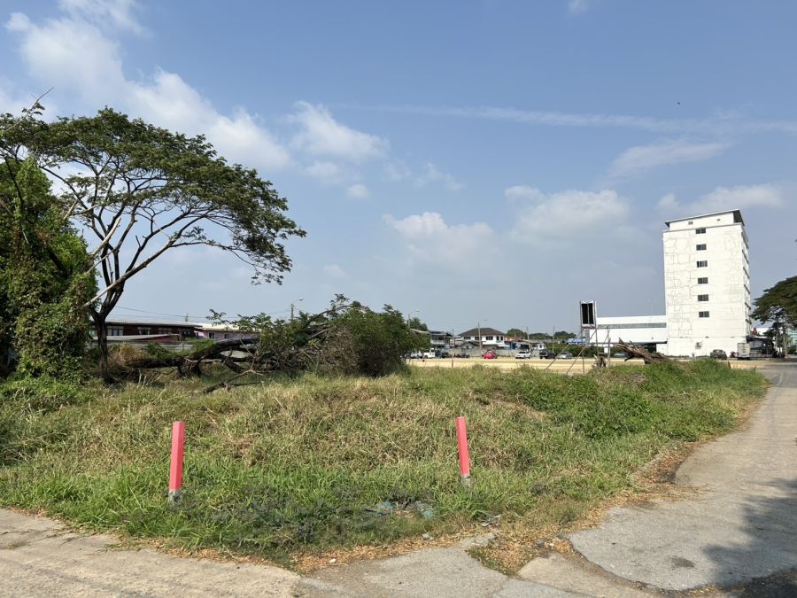- ที่ดินเปล่า 332 ตร.ว. ประเวศ อ่อนนุช55/1 ใกล้รถไฟฟ้าสายสีเหลือง