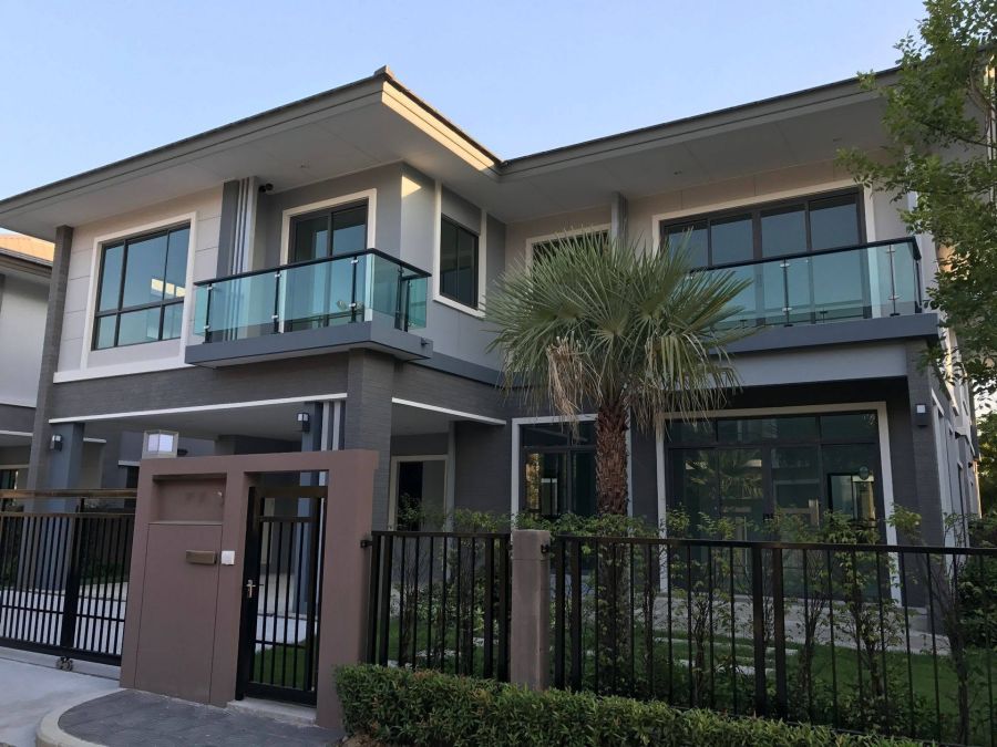 - ให้เช่าบ้านเดี่ยว Modern Designer House พร้อมสวนส่วนตัว The Palm พัฒนาการ 38 ใกล้ทองหล่อ เอกมัย