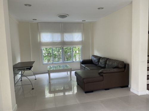 - บ้านเดี่ยวให้เช่า House for rent ซอยเคหะร่มเกล้า64