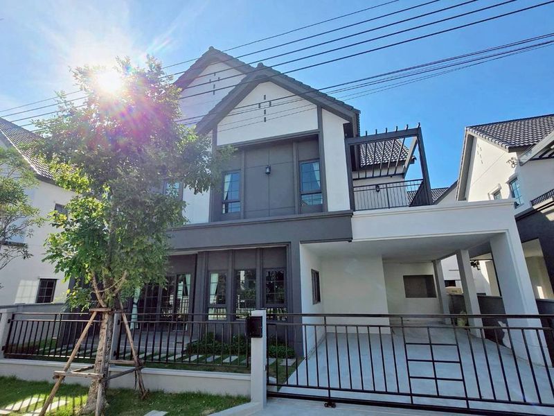 - ขาย / ให้เช่า บ้านหรู ???????????????????????? ???????????????????????? บ้านสวย พร้อมเข้าอยู่ ทำเลศักยภาพ ใกล้ Mega Bangna และสนามบินสุวรรณภูมิ