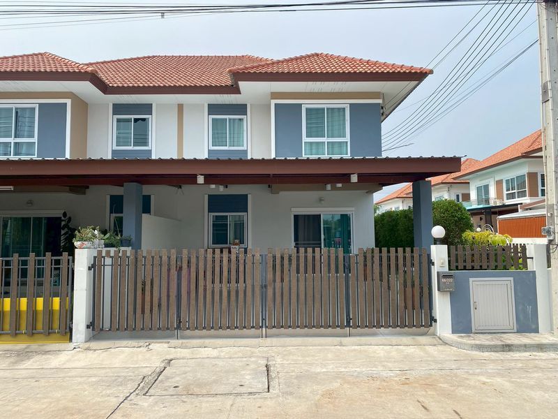 - บ้านเช่าสวยหลังริม พร้อมเฟอร์นิเจอร์และเครื่องใช้ไฟฟ้าครบ หิ้วกระเป๋าเข้าอยู่ได้เลย