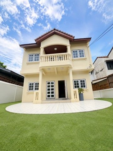 - บ้านเดี่ยวใหญ่ให้เช่า 5นอน รามคำแหง 30-40 MRTรพ.รามคำแหง 550ม. 5น้ำ 103ตร.ว. 412ตร.ม.