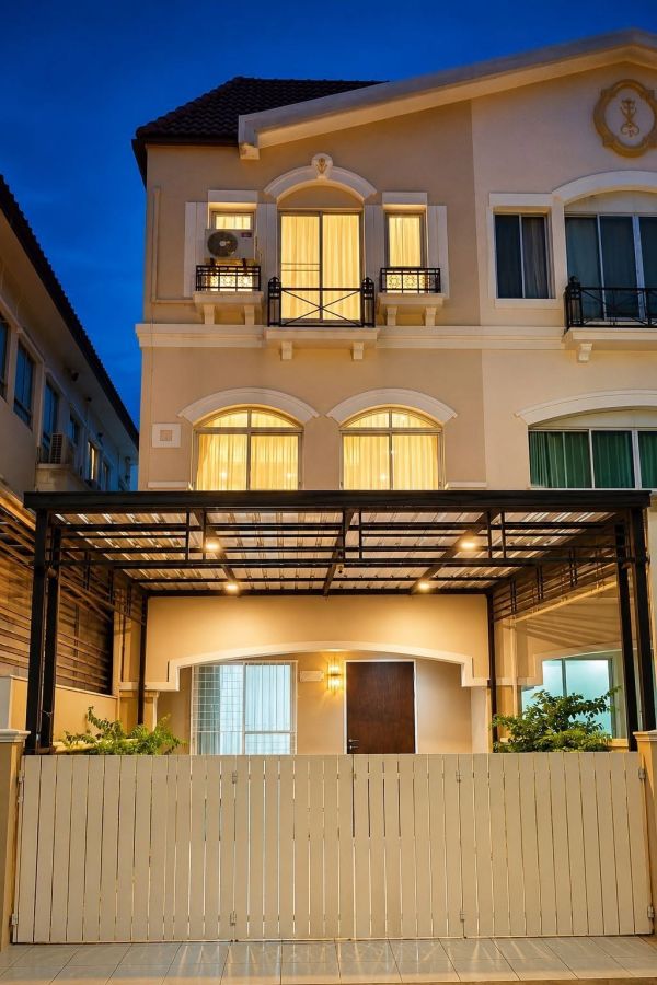 - ขาย/ให้เช่าทาวน์โฮม บ้านกลางเมือง The Royal Monaco พัฒนาการ 24 เครื่องใช้ไฟฟ้าครบ (ฟรีค่าส่วนกลาง!)