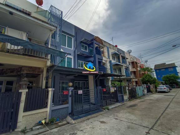 - ขายทาวน์โฮม 3 ชั้น รีโนเวทใหม่ทั้งหลัง พร้อมอยู่! ทำเลทองซอยมัยลาภ (รามอินทรา 14 / ประเสริฐมนูกิจ 29)