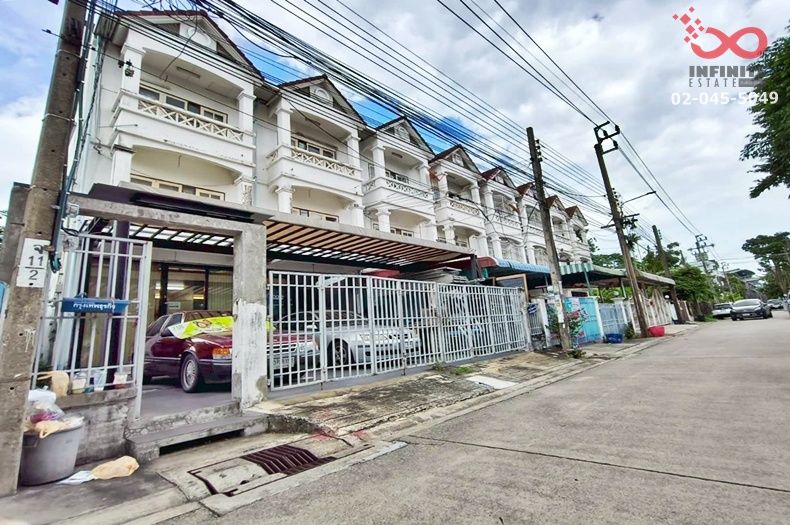 - ขายทาวน์โฮม 3 ชั้น 29 ตร.ว. ลาดพร้าว 113 หลังริม ใกล้รถไฟฟ้าสายสีเหลือง