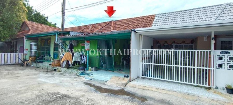 - ทาวน์เฮ้าส์ หมู่บ้านบัวทอง4 ถนนบ้านกล้วย-ไทรน้อย บางบัวทอง
