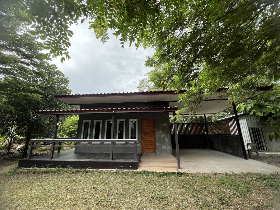 - ให้เช่าบ้านเดี่ยวชั้นเดียว 30 ตร.ว. 1 ห้องนอน 1 ห้องน้ำ บ้านในสวน ร่มรื่น อำเภอเดิมบางนางบวช จ.สุพรรณบุรี