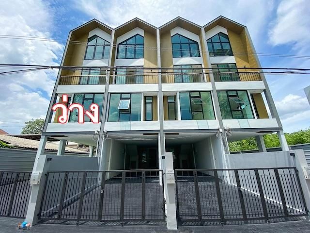 - ปล่อยเช่าโฮมออฟฟิศหลังมุม 4 ชั้น 237 ตร.ม. ซอยวชิรธรรมสาธิต 60 เข้าออกสะดวกเชื่อมสุขุมวิท-อุดมสุข ใกล้ BTS 2 สถานี