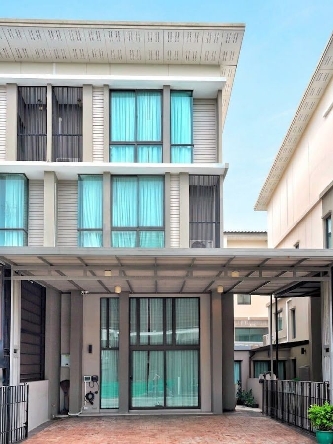 - ขาย Patio พัฒนาการ 32 | ทาวน์โฮม 3.5 ชั้น Double Volume Built-in ทั้งหลัง พร้อมเข้าอยู่ ทำเลใกล้เมือง พัฒนาการ-อ่อนนุช
