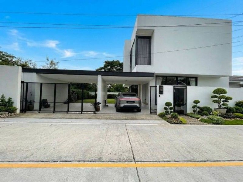 - บ้าน Modern Luxury โซนแยกหลุยส์ พร้อมระบบ Smart Home, ใกล้สนามกอล์ฟ M พร้อมระบบ Smart Home และพื้นที่ใช้สอยขนาดใหญ่