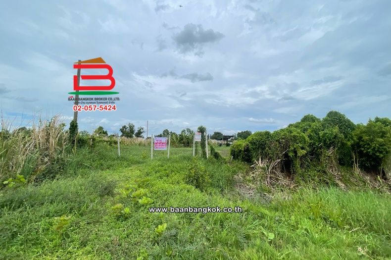 - ที่ดินเปล่า เนื้อที่ 1-0-22 ไร่ ใกล้วัดประยงค์กิตติวนาราม ถนนประชาสำราญ แขวงคลองสิบสอง เขตหนองจอก