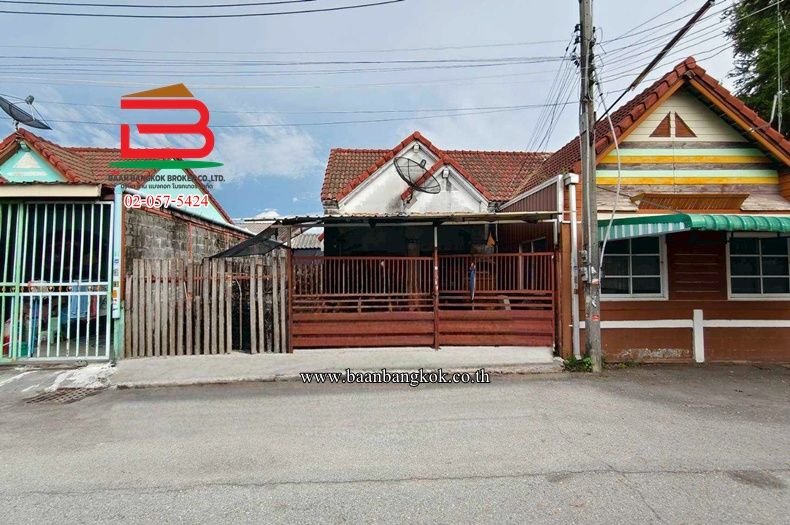 - บ้านแฝด หมู่บ้านจันทนาธานี เนื้อที่ 35 ตรว. ใกล้สยามนิสทรานส์ แหลมฉบัง ตำบลหนองขาม อำเภอศรีราชา จังหวัดชลบุรี