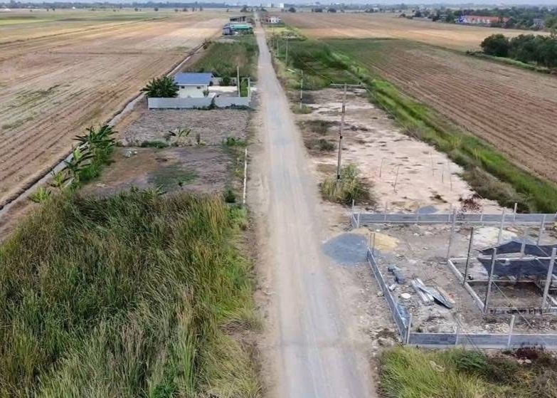 - ที่ดินถมแล้ว อ.องครักษ์ นครนายก ไฟฟ้าประปาพร้อม ไกล้ มศว.3 กม.