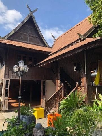 - ขายที่ดินพร้อมบ้านเรือนไทย หางดง เชียงใหม่ 6 ไร่ ติดถนนไฮเวย์2001 พร้อมกิจการร้านลานนาไทยแอนติคส์