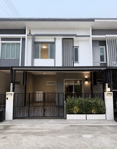 - ขายทาวน์โฮมรีโนเวทใหม่ พร้อมอยู่ พฤกษาวิลล์ รามอินทรา พระยาสุเรนทร์