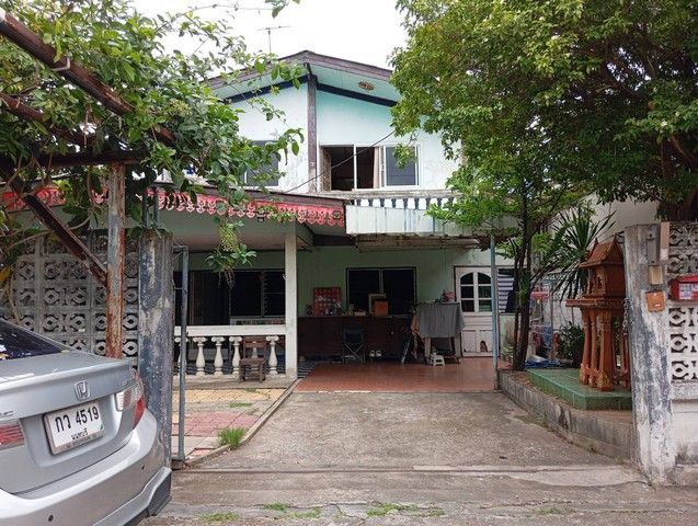 - บ้านเดี่ยว 2 ชั้น 104 ตร.ว. หมู่บ้านอยู่เย็น1 ซอยรามอินทรา34 แยก13 ถนนรามอินทรา ถนนประดิษฐ์มนูธรรม เขตบางเขน กรุงเทพมหานคร