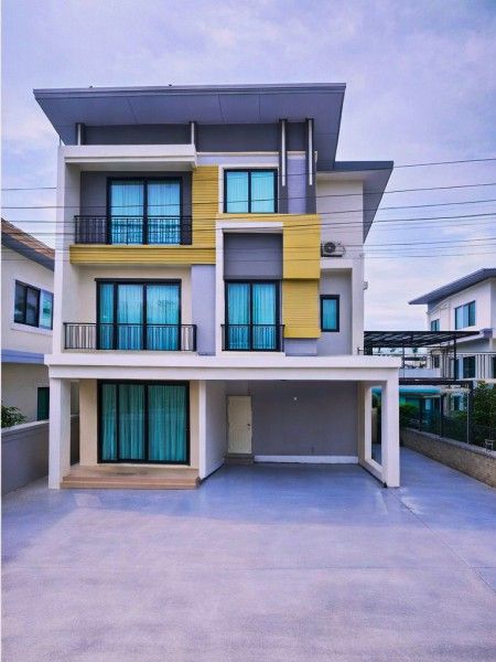 - แยกจตุโชติ วัชรพล-สุขาภิบาล5 28-34 คฤหาสน์ 5นอน 3 ชั้น 4 น้ำ 50 ตร.ว. 200 ตร.ม. ให้เช่า สายไหม 1.3 กม.