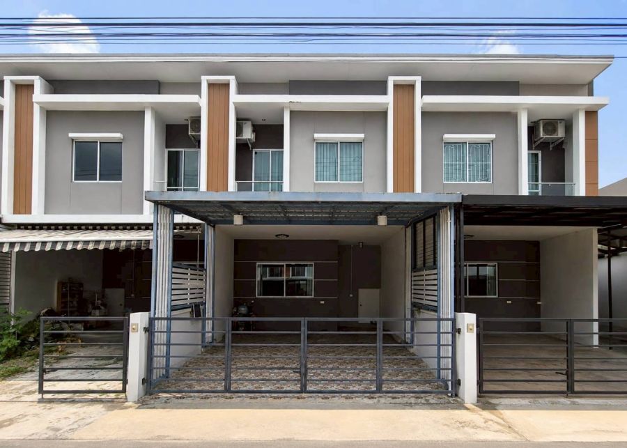 - โครงการพลีโน่ ศรีนครินทร์ ซอยศรีด่าน 22 ถนนศรีนครินทร์ บางพลี สมุทรปราการ บ้านสภาพดี คุ้มค่ากว่าหลายโครงการในทำเลเดียวกัน ของแถมจัดเต็ม
