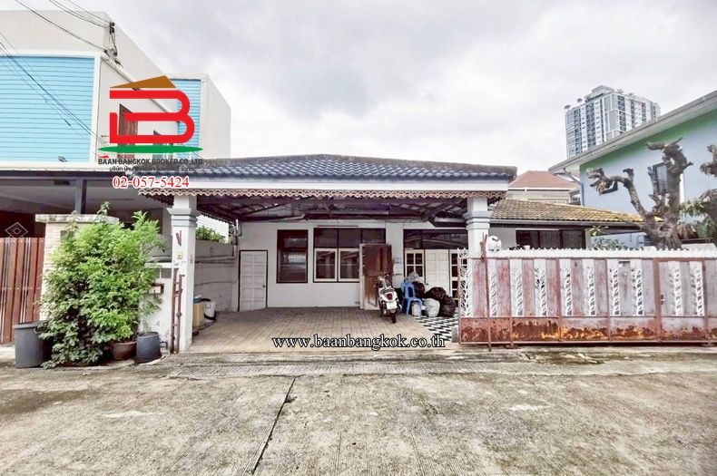 - บ้านเดี่ยว หมู่บ้านพัฒนจิต (ติวานนท์ 32) เนื้อที่ 51 ตรว. ใกล้MRTสถานี สนามบินน้ำ ถนนรัตนาธิเบศร์ ตำบลบางกระสอ อำเภอเมืองนนทบุรี จังหวัดนนทบุรี