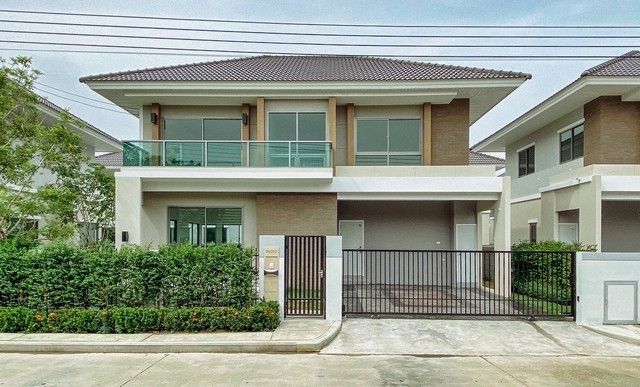 - บ้านเดี่ยวเพอร์เฟคเพลส พระราม 9 กรุงเทพกรีฑา แต่งบิ้วอินครบ หน้าบ้านไม่ตรงใคร สวย