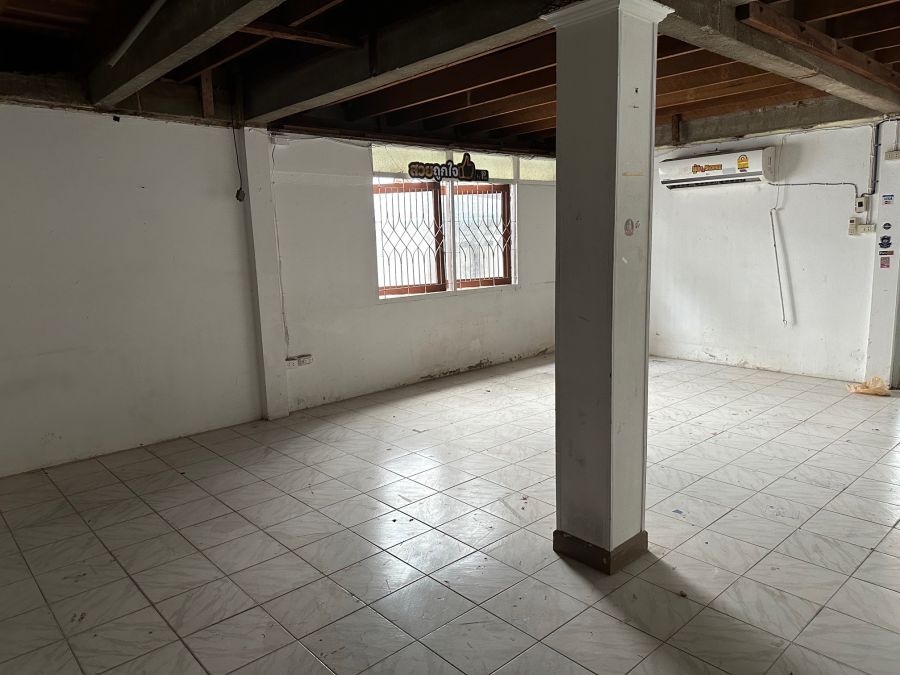 - HOUSE /HOME OFFICE FOR RENT on Rama9 : บ้านเดี่ยว/โฮมออฟฟิศให้เช่า ย่านถ.พระรามเก้า, 2-storey, 104 sq.wah, 800 sq.m.