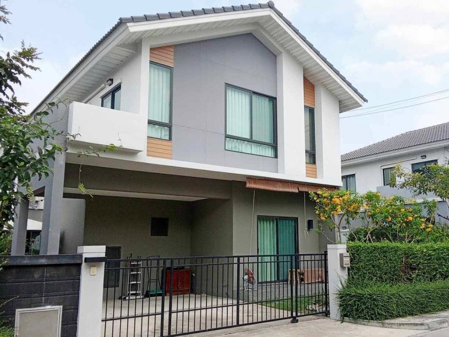 - ขายบ้านเดี่ยว เพอร์เฟคพาร์ค สุวรรณภูมิ ร่มเกล้า เฟส 5 บ้านใหม่ 3 ปี เงียบสงบ
