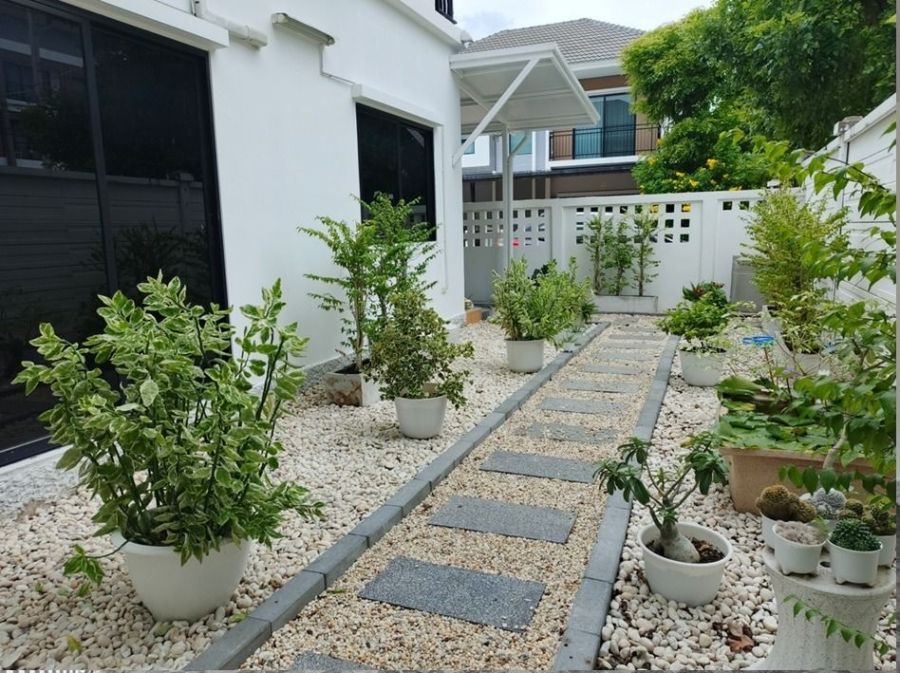 - ขายแฝดสไตล์บ้านเดี่ยว หลังริมด้านใน รีโนเวทใหม่ Jvilla sena รังสิตคลอง1 ในโครงการเสนาอเวนิวรังสิต คลอง1 ธัญบุรี.